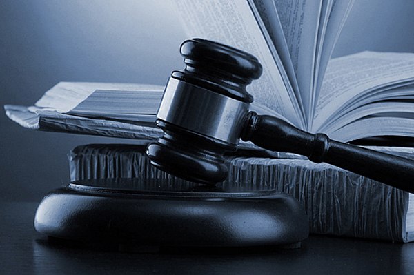 Суд приговорил экс-директора "ГЛОНАСС" Милашевского к четырем годам колонии  Бывший генеральный директор АО "ГЛОНАСС", экс-министр транспорта и связи Чеченской Республики Игорь Милашевский приговорен к четырем годам лишения свободы. Об этом сообщает ТАСС со ссылкой на пресс-службу Замоскворецкого суда Москвы.  "Суд приговорил Милашевского к четырем годам [лишения свободы в колонии] общего режима и лишению права заниматься деятельностью в области информационных технологий, телекоммуникаций сроком на два года", – сказал пресс-секретарь суда Евгений Савенков.  Согласно материалам дела, Милашевский признан виновным по ст. 160  присвоение или растрата  и ст. 285  злоупотребление должностными полномочиями  УК РФ.  aviaru.net/n284403