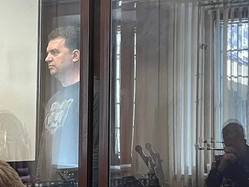 Суд продлил арест экс министру здравоохранения Кузбасса Дмитрию Беглову до 7 января 2026 года По версии следствия чиновник получил от руководителя новосибирского ООО Медтрейд СРЦ взятку за помощь в заключении договоров на закупку и поставку медицинских изделий а также за общее покровительство Как писал Ъ Сибирь 6 июня этого года Дмитрий Беглов объявил о своей добровольной отставке 10 июня суд поместил его под стражу Центральный районный суд Кемерова Подписывайтесь на Ъ Сибирь