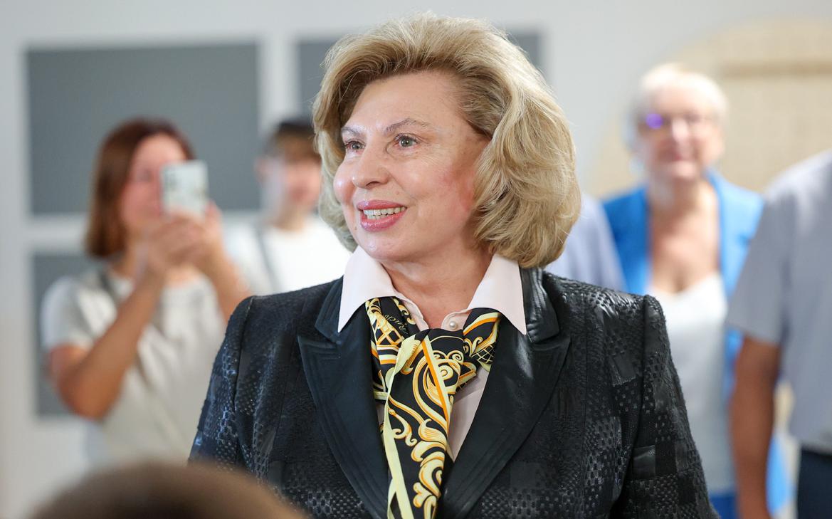 Обмен родственниками на границе Белоруссии и Украины На границе в Гомельской области Белоруссия 4 сентября состоится обмен родственниками между Россией и Украиной В этом мероприятии участвуют 10 человек пять семей из России и Украины смогут воссоединиться Процесс пройдет при участии представителей Международного Комитета Красного Креста и белорусской стороны Значимость таких гуманитарных акций сложно переоценить