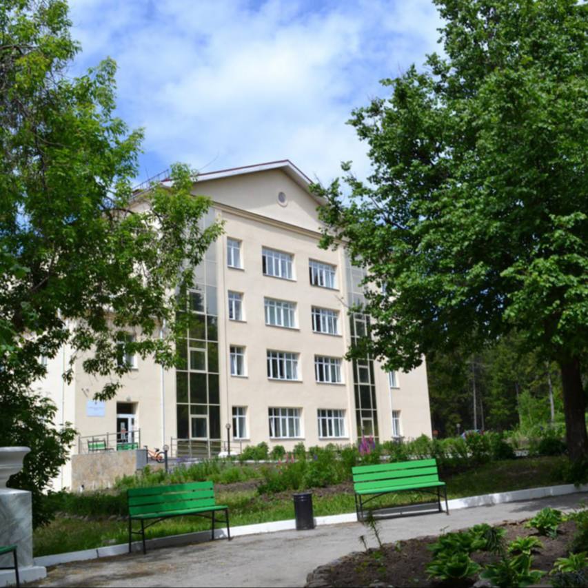 Девять детей заразились коронавирусом в санатории «Обуховский» в Нижних Сергах Заболевшим от 10 до 15 лет. Их госпитализировали, рассказали в пресс-службе Роспотребнадзора. В отрядах, где зафиксировали заболевания, ввели карантин. В санатории отменили массовые мероприятия, за контактными ведется меднаблюдение. В связи с распространением вируса смена окончена досрочно — 28 июля. Новости Екб тут