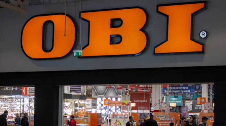 OBI может стать Домом Ленты Сеть магазинов товаров для дома готовится к ребрендингу в России Компания может сменить название на Дом Ленты и стать суббрендом продуктовой сети Лента которая также принадлежит структурам Севергрупп Алексея Мордашова Эксперты оценивают предстоящие расходы на ребрендинг в 200 млн руб сумма немалая но запуск абсолютно нового бренда обошелся бы в пять раз дороже Пожалуй лучший телеграм канал о маркетинге
