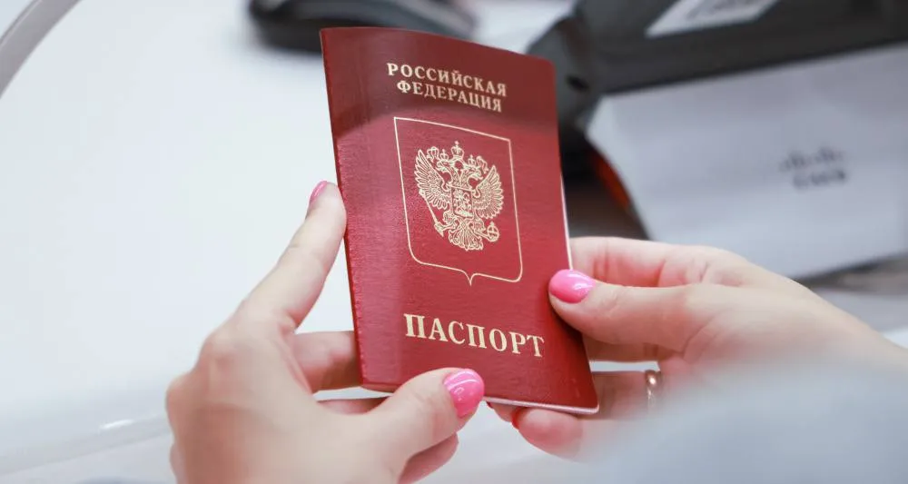 Визовые центры Италии в России прекратили приём документов через третьих лиц АТОР Подать заявление на визу можно только лично передавать документы через агентов курьеров доверенных лиц нотариусов или адвокатов больше нельзя Не грузятся фото видео Мы в Max