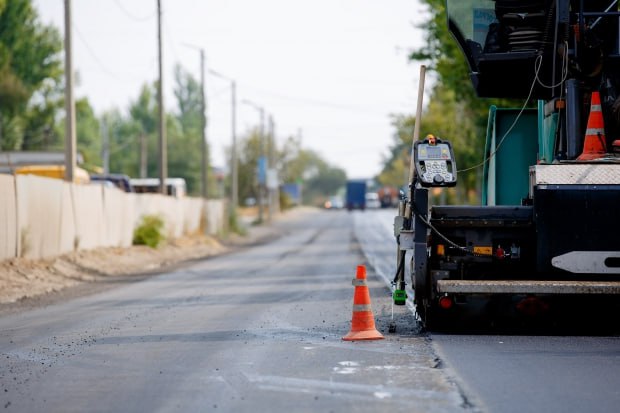 В Волгограде по улице Профсоюзной временно ограничат движение транспорта По информации мэрии ограничения будут действовать в Ворошиловском районе 3 и 4 декабря с 6 00 до 20 00 на ул Профсоюзной в границах улиц Рабоче Крестьянской и Козловской по направлению движения от Первой Продольной магистрали в сторону железнодорожных путей Причина работы по восстановлению дорожного полотна Тем временем 5 декабря с 6 00 до 20 00 специалисты проведут аналогичные работы на участке ул Профсоюзной ограниченном Козловской и Социалистической по направлению движения в сторону Симбирской Совершить объезд автолюбители смогут по улицам КИМ Ковровской Академической Огарева и Рабоче Крестьянской   vpravda ru obshchestvo v volgograde po ulice profsoyuznoy vremenno ogranichat dvizhenie transporta 219274