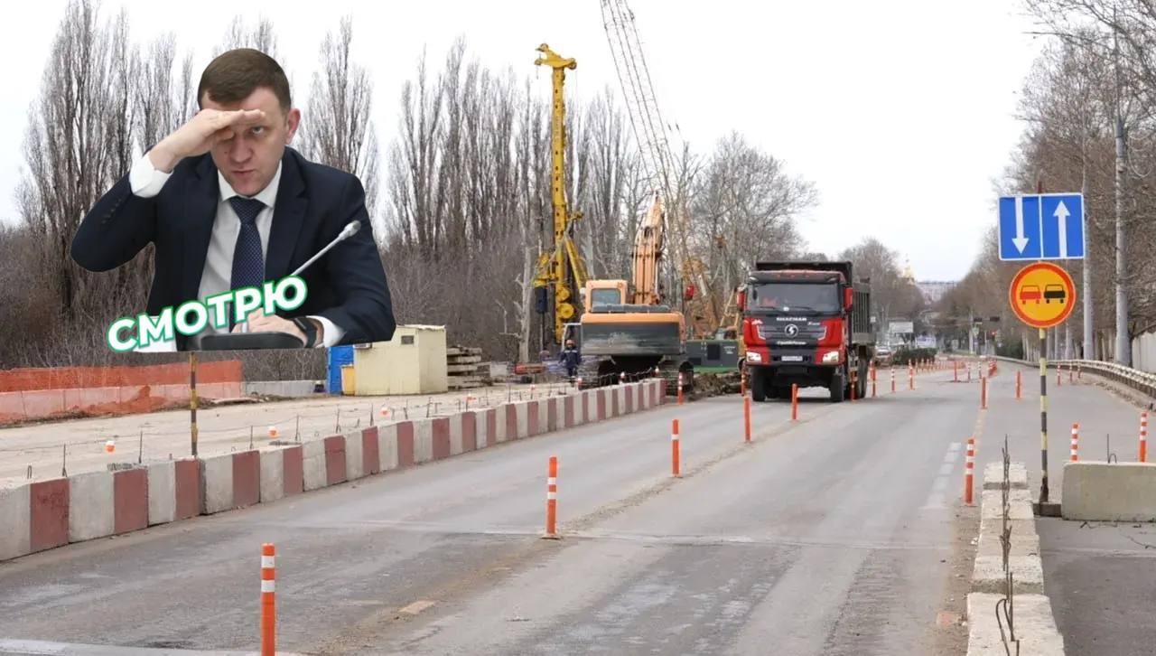 Мэр сообщил что движение по мосту на улице Фадеева не откроют 20 декабря как обещали раньше Проезд транспорта по улице Фадеева к аэропорту был ограничен две недели назад И вот что сегодня вечером сообщает мэр За это время мы проверили организацию движения к аэропорту по альтернативным маршрутам по улицам Аэропортовской и им Бершанской Специалисты мониторили ситуацию круглосуточно как на месте так и посредством камер видеонаблюдения Была откорректирована работа светофоров на улицах Уральской Бородинской Горячеключевской Несмотря на то что основная нагрузка дополнительно легла на эти улицы дорожно транспортная ситуация в сторону аэропорта усложнилась незначительно В мэрии принято решение о том что полное ограничение движения будет сохранено и дальше Также изменится организация дорожного движения по трассе М 4 Дон в районе путепровода Схема будет опубликована дополнительно К 1 сентября 2026 года планируем открыть движение по одной половине моста к концу следующего года полностью путепровод уточнил мэр   свои фото видео и истории присылайте нашему боту prostokrd bot Подпишись на наш канал в Telegram MAX