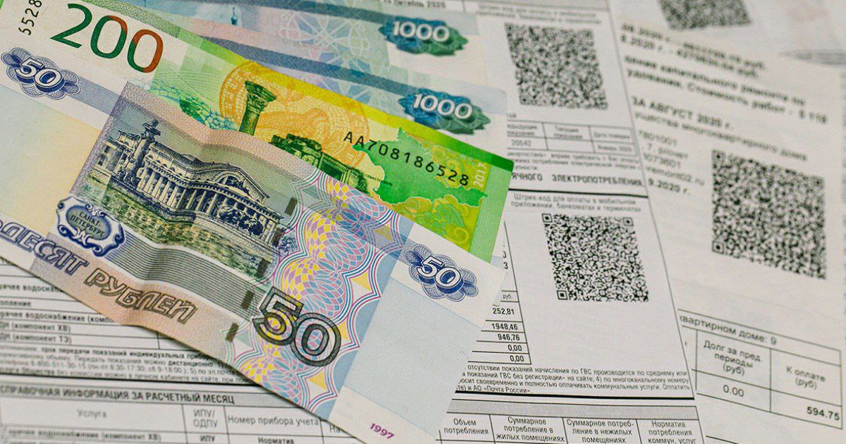 Федеральная антимонопольная служба России продолжает работу по необоснованному повышению тарифов на услуги ЖКХ Пресс служба антимонопольного ведомства сообщает о том что при установлении тарифов на 2026 год исключению подлежали 4 8 млрд рублей еще 6 млрд рублей исключены в 2025 году В результате исполнения предписаний ведомства снижены тарифы на 8 11 17 12 в Калининградской области на 3 16 в Республике Башкортостан на 3 51 27 28 в Мурманской области Также исполнение выданных ведомством предписаний позволяет сдержать рост тарифов в Астраханской области с 2023 по 2026 годы тариф на передачу тепловой энергии для для одной из регулируемых организаций остается прежним в Ленинградской области не произойдет запланированного роста с октября 2026 года в отдельных городах в том числе Мурманске установлен льготный тариф без роста по отношению к 2025 году