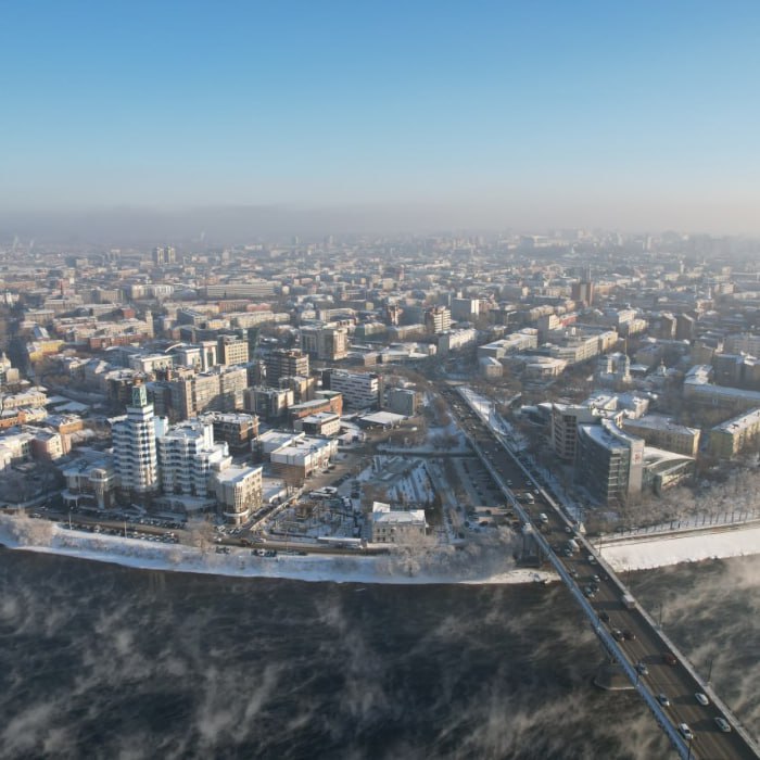 В Иркутске выбрали 11 объектов для голосования за благоустройство  Правобережный округ представляют сквер имени Кирова, «Каштаковская роща», территория возле культурного центра А. Вампилова и сквер имени Ю. Ножикова. От Октябрьского округа выбраны Русско-Амурский мемориальный комплекс и сквер на пересечении Советской и Аэрофлотской.  В Ленинском округе такими объектами стали «Сквер Будущего» и экотропа на ООПТ «Птичья Гавань». Свердловский округ представлен зеленой зоной от объездной дороги Юбилейного до дороги на Госпиталь ветеранов, Глазковским кладбищем и эко-парком «Якоби».  Голосование стартует 21 апреля. Места, набравшие наибольшее количество голосов, обновят в 2026 году.    пресс-служба администрации Иркутска