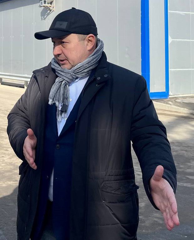 Силовики навестили владельцев «Белгороддорстроя»? Правоохранительные органы провели обыски у совладельцев строительной компании «Белгороддорстрой» братьев Дарчинян, пишет «Абирег». По предварительным данным, одного из предпринимателей могли задержать, однако официального подтверждения пока нет. Компания, чья выручка в 2024 году составила 6,8 млрд рублей, является ключевым подрядчиком региона. Среди её проектов — благоустройство Центрального парка и набережной Белгорода. Ранее к компании был предъявлен иск по итогам проверки, выявившей нарушения при строительстве оборонительных сооружений. Фото: пресс-служба мэрии Белгорода Поддержать бустом