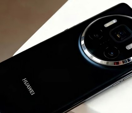 HUAWEI представит Mate 80 и складной Mate X7 уже 25 ноября HUAWEI официально раскрыла дату презентации своих новых флагманов Линейка Mate 80 и складной Mate X7 будут показаны уже на следующей неделе 25 ноября Компания показала тизер мероприятия на котором мало полезной информации Но по мнению пользователей Reddit два больших круга явно намекают на обновленный блок камер и магнитное кольцо на задней панели
