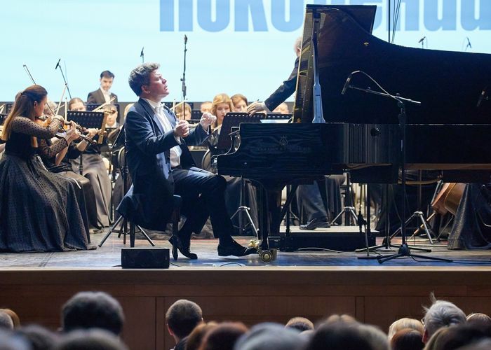 Музыкальный фестиваль Денис Мацуев представляет Диалог поколений открывается в Хабаровске 25 января Проект объединяет на одной сцене признанных мастеров и молодых исполнителей