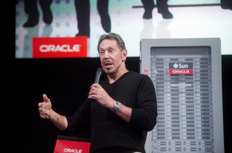 Основатель Oracle Ларри Эллисон стал самым богатым человеком в мире заработав 101 млрд за день Ларри Эллисон обогнал Илона Маска благодаря невероятному росту акций Oracle Состояние Эллисона достигло 393 млрд обойдя Маска с его 385 млрд Это самый большой однодневный рост зафиксированный индексом миллиардеров Bloomberg Акции Oracle 41 после значительного увеличения заказов и амбициозного прогноза по облачной инфраструктуре Ранее компания уже выросла на 45 в этом году Oracle ЛарриЭллисон Рекорды Финансы Инвестиции