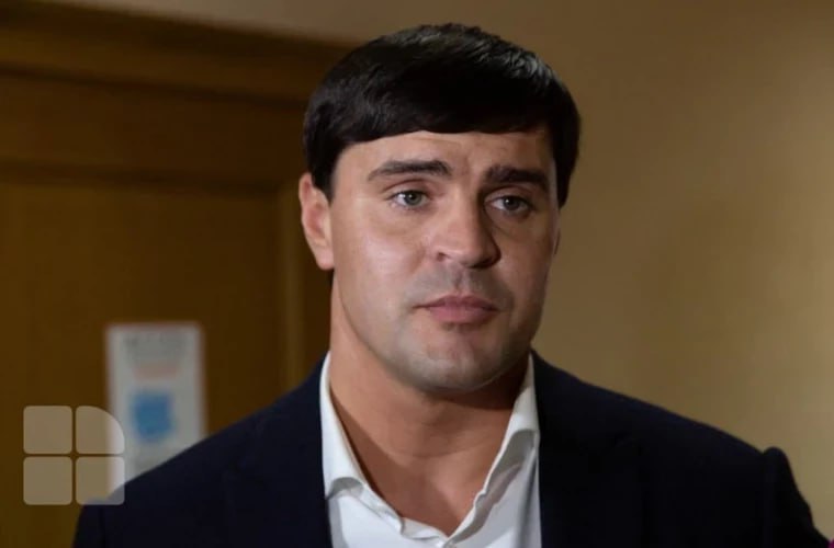 Зря таскали Судебное заседание по делу бывшего депутата Константина Цуцу обвиняемого в незаконном обогащении было отложено на 24 октября Решение было принято по просьбе его адвоката Ну хоть прокатился enewsmd Подписывайтесь на наш канал