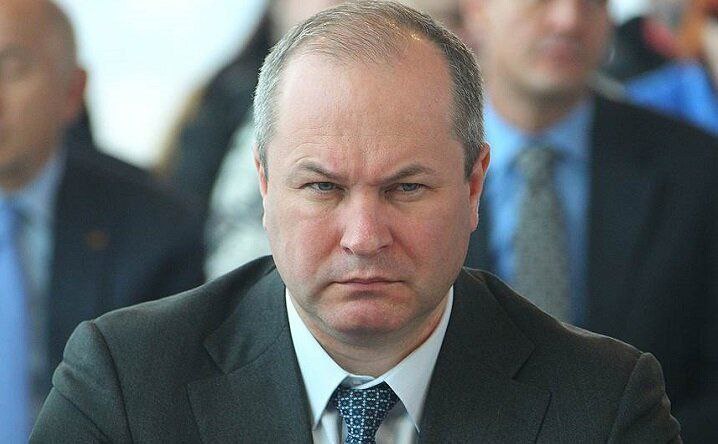 Прокурор в ходе прений в суде Ростова на Дону попросил суд назначить 14 лет лишения свободы бывшему замгубернатора министру транспорта Ростовской области Виталию Кушнареву обвиняемому в получении взятки и хранении оружия