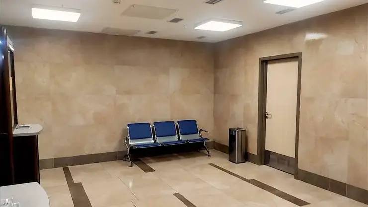 В красноярском аэропорту после ремонта открыли курительную комнату В аэропорту Красноярска завершили ремонт курительной комнаты в зоне вылета внутренних рейсов Обновленное помещение уже открыто для пассажиров Теперь это просторное и комфортное помещение с улучшенной системой вентиляции и двойными герметичными дверьми которые надёжно защищают пассажирскую зону от табачного дыма рассказали в пресс службе аэропорта Фото Аэропорт Красноярск Подписаться на sibnovosti ru предложить новость