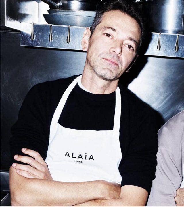 Ну все теперь официально Питер Мюлье новый креативный директор Versace Напомню он недавно покинул аналогичный пост в Alaia