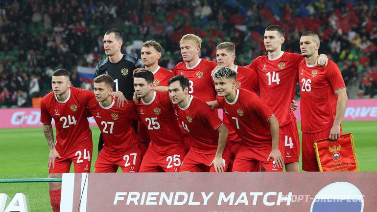 Пока вы встречали и отмечали Новый год сборная России опустилась на 36 е место в новом рейтинге ФИФА Международная федерация футбола опубликовала первый в 2026 году рейтинг где команда Валерия Карпина потеряла три позиции Сборная Марокко после финала Кубка Африки поднялась с 11 го места на 8 е Лидером осталась сборная Испании