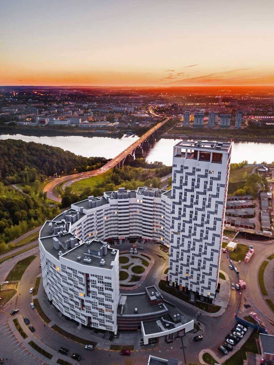 Стоимость квартир в нижегородских новостройках выросла на 7,9% с начала года По данным «ДомостройНН», в январе один «квадрат» жилья продавался в среднем за 177,5 тысячи рублей. К концу мая — уже за 210,6 тысячи рублей. Для сравнения, в Москве подорожание составило 7,7% за этот же период. Подпишись \ Предложи новость