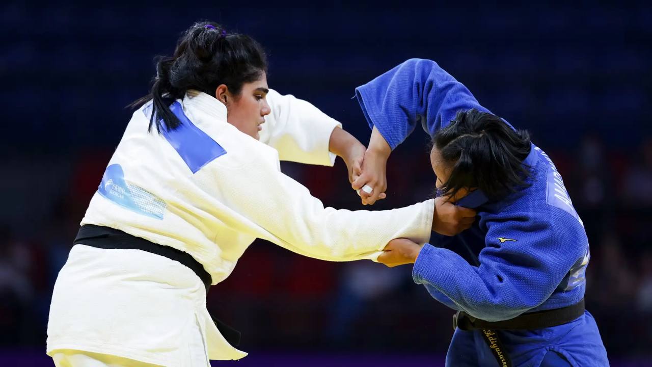 Чемпионат Азии по дзюдо 2025 казашка победила узбечку в финале Наша юная соотечественница добилась лучшего результата в карьере Стало известно какого результата добился Казахстан в заключительный деньчемпионата Азии по дзюдо среди кадетов 11 12 сентября Джакарта Итоги Инжу Жумажан 57 кг золото победила узбечку Мафтуну Ахмедову Улдана Ходжаназарова 70 кг бронза победила кыргызку Азиму Конокбаеву Ерасыл Болатбек 81 кг бронза победил кувейтца Анаса Букамаза Тогжан Толебай 70 кг серебро проиграла кореянке Ча Мин Ли Ердаулет Жумабай 90 кг бронза победил корейца Чжина Хёка Ли t me SPORTARENAKZ