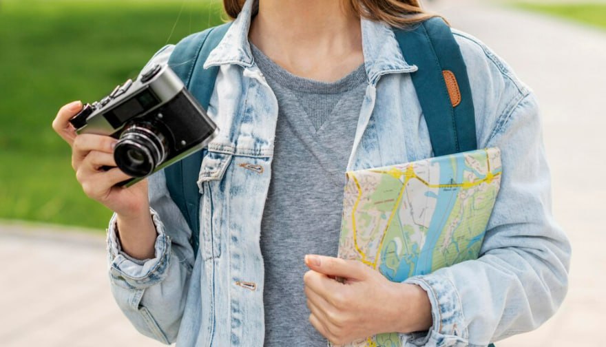 Число аттестованных экскурсоводов в Дагестане выросло на 36 в 2026 году В 2025 году аттестацию прошли 95 экскурсоводов гидов и гидов переводчиков По итогам аттестационных мероприятий все они были включены в единый федеральный реестр экскурсоводов и гидов переводчиков что дает право на законное осуществление экскурсионной деятельности С учетом новых специалистов общее количество аттестованных экскурсоводов и гидов переводчиков в Дагестане достигло 271 человека Экономикавпечатлений Кадры