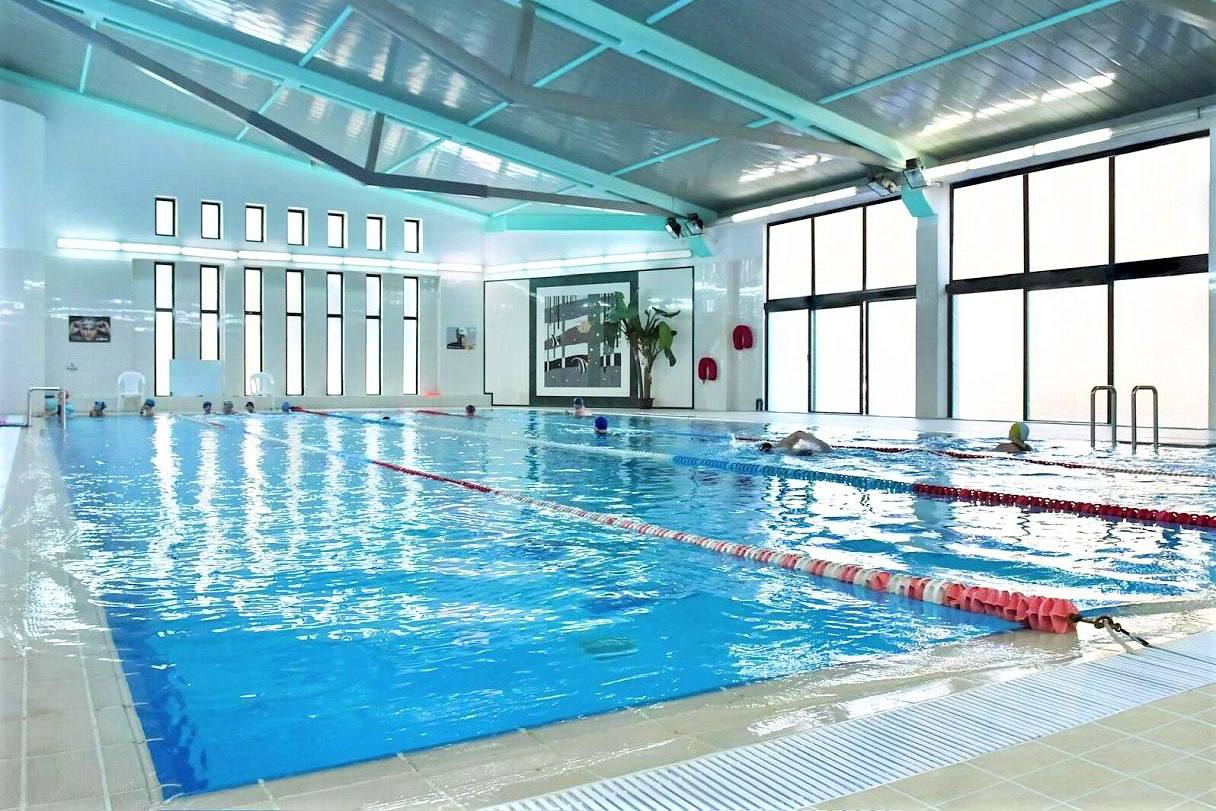 В Краснодарском крае участникам СВО выдали более 24 тысяч сертификатов на бесплатное санаторно курортное лечение Программа бессрочная воспользоваться сертификатом можно в любое время а с собой разрешено брать членов семьи Сертификаты выдаёт управление соцзащиты населения С 2023 года выдали свыше 24 тысяч сертификатов ими уже воспользовались около 6 тысяч человек Сейчас в крае 46 санаторно курортных организаций предлагают восстановление здоровья Кубанские Новости   Мы в MAX