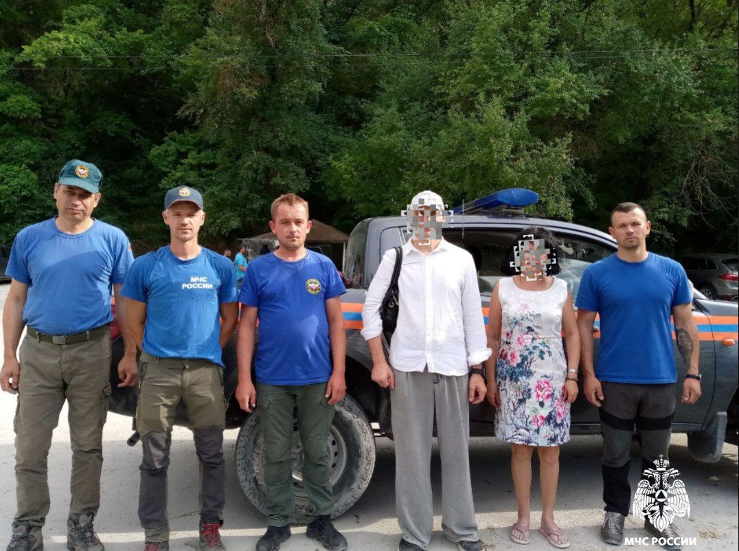 Оказание помощи в Бахчисарайском районе В Бахчисарайском районе, Мангуп-Кале спасатели МЧС России оказали помощь женщине, которая травмировала ногу и самостоятельно продолжить движение не смогла. Требовалась помощь спасателей Сотрудники МЧС России оперативно установили местонахождение пострадавшей. Пострадавшая в медицинской помощи не нуждалась. Всего для оказания помощи были задействованы от МЧС России 5 человек личного состава и 1 единица техники. ‼ МЧС России напоминает необходимо регистрировать даже однодневный поход на сайте.