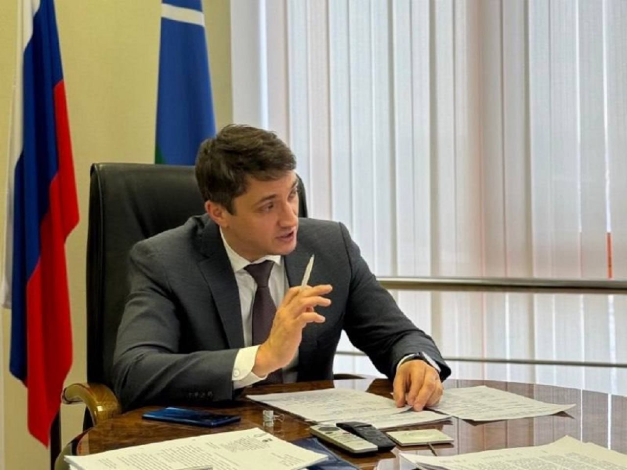 # В Екатеринбурге в СИЗО отправили бывшего вице-губернатора Томской области Александра Лебедева О задержании экс-чиновника стало известно сегодня. Лебедева обвинили в злоупотреблении должностными полномочиями, повлекшем тяжкие последствия, уточнили .RU в объединенной пресс-службе судов Свердловской области. По данным .RU, силовики задержали Лебедева в первых числах апреля в Липецкой области, после чего доставили в Екатеринбург. 6 апреля суд отправил экс-чиновника под стражу. Фото: департамент дорожного хозяйства ХМАО Новости из Екатеринбурга