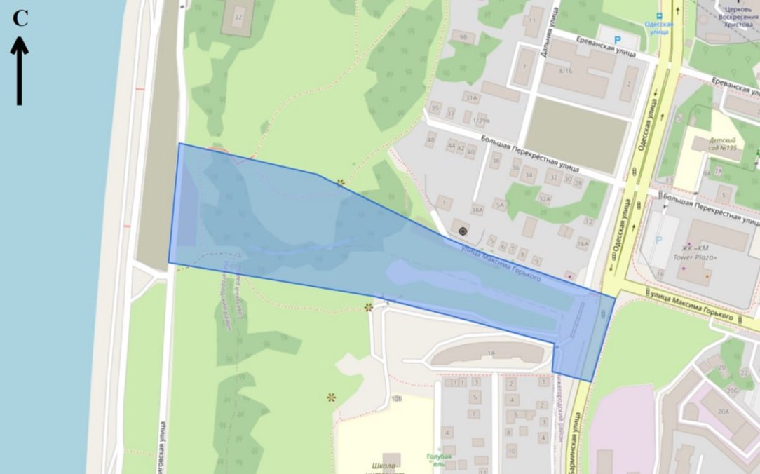 Проект планировки территории для подъемника Черниговская Барминская на склоне правого берега Оки проходит заочные общественные обсуждения Они продлятся до 30 января На этом участке планируется построить канатную дорогу пульсирующего типа Предполагается что она будет иметь две станции и стоять на пяти опорах Планируемая пропускная способность 900 человек в час Фото минград Нижегородской области Подписывайтесь на Ъ Приволжье