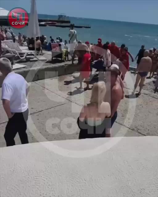 В Сочи туриста успешно реанимировали после остановки сердца на пляже