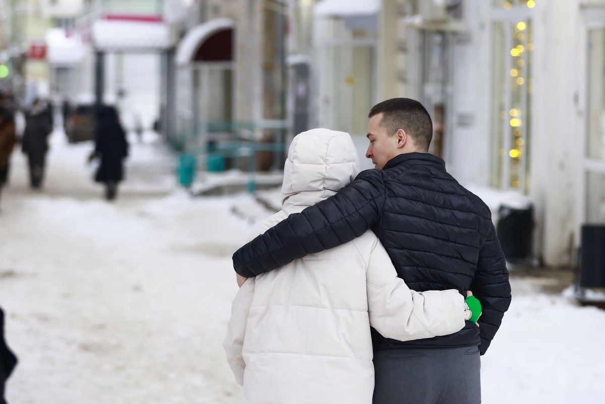 Глава Минтруда Татарстана предложила меры для повышения рождаемости       Нужно на уровне районов проводить индивидуальную работу с семьями, проанализировать причины откладывания беременности и выстроить с каждой парой маршрут по преодолению барьеров, считает Эльмира Зарипова.  Она отметила, что особое внимание стоит уделить парам, которые после трех лет брака так и не завели детей.     Подписаться на «Вечерку»