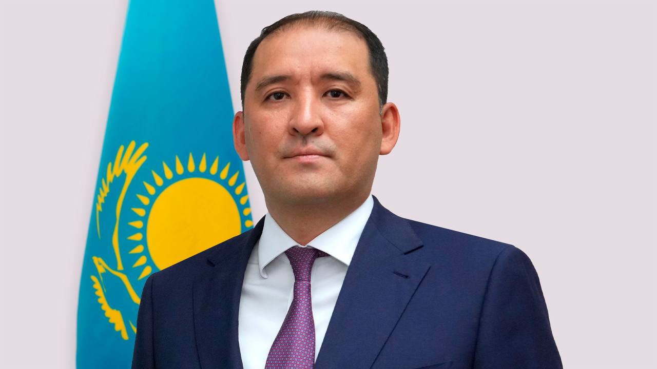 Постановлением Правительства Республики Казахстан ТАЙЖАНОВ Жанибек Жумаевич назначен на должность вице министра транспорта Родился в 1982 году в Акмолинской области Окончил Казахский экономический университет им Т Рыскулова Казахский университет путей сообщения Академию гражданской авиации Трудовую деятельность начал в 2003 году долгие годы работал в филиалах НК Қазақстан темір жолы В 2014 2019 гг директор департамента Министерства по инвестициям и развитию Министерства индустрии и инфраструктурного развития РК В 2019 2022 гг заместитель председателя Комитета транспорта МИИР РК В 2022 2024 гг первый заместитель генерального директора генеральный директор председатель Правления АО Пассажирские перевозки НК Қазақстан темір жолы С октября 2024 по настоящее время председатель Комитета железнодорожного и водного транспорта Министерства транспорта РК Подпишись на prokadrykz