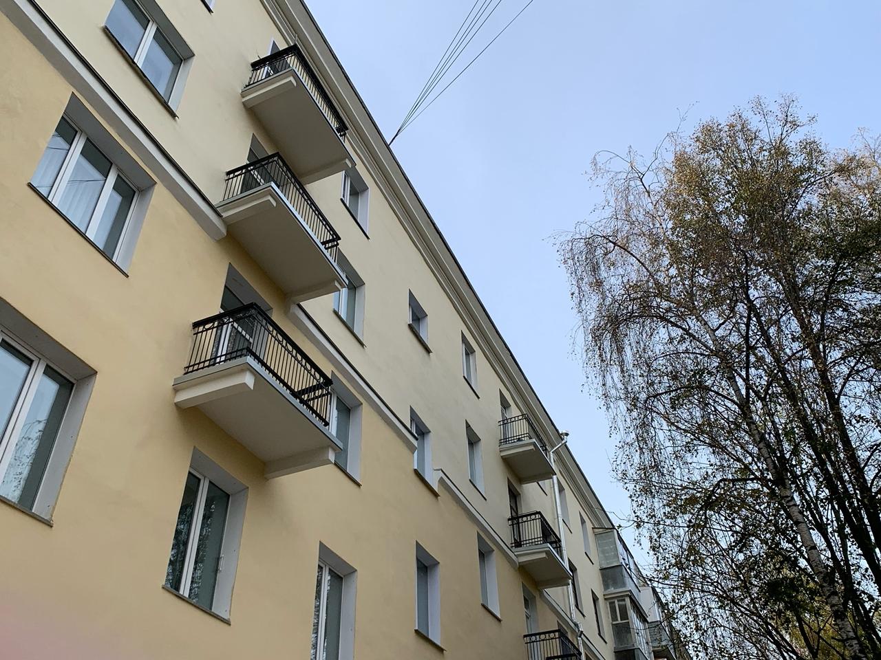 Фракция «Справедливая Россия — За правду» во главе с Сергеем Мироновым внесет в Госдуму законопроект о компенсации арендной платы для молодых семей. Семьям с одним ребенком хотят возмещать 50% расходов на жилье, с двумя — 70%, с тремя и более — 100%. Для участия в программе оба родителя должны быть младше 36 лет и не иметь собственного жилья либо нуждаться в улучшении жилищных условий. По расчетам партии, инициатива поможет 950 тысячам семей и может повысить рождаемость на 10%. Для 68% молодых семей аренда съедает более трети дохода, отметил Миронов.