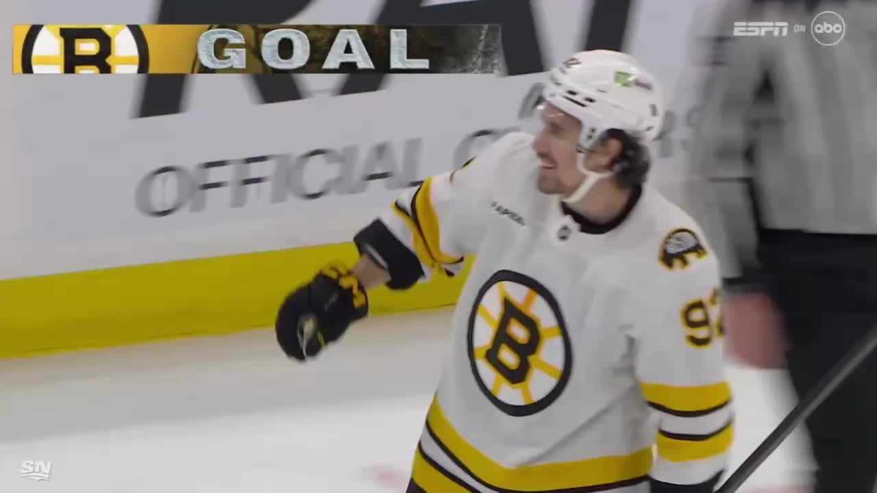 Марат Хуснутдинов оформляет покер, Бостон побеждает Рейнджерс с рекордным счетом