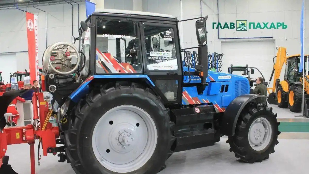 В Минпромторге России предложили расширить номенклатуру субсидируемой сельхозтехники Минпромторгом России подготовлены изменения в решение о порядке предоставления субсидии российским производителям сельскохозяйственной техники ранее Программа 1432 Данный механизм позволяет компенсировать российским производителям сельхозтехники предоставленную покупателям скидку Размер субсидируемой скидки варьируется от 10 до 50 в зависимости от вида сельскохозяйственной техники Подробнее читайте