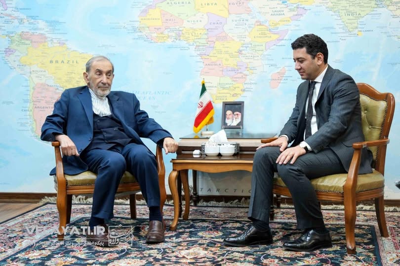 Иран изначально был против коридора посол Армении обсудил с советником Хаменеи маршрут Трампа Как сообщает IRNA Акбар Велаяти заявил на встрече с Григором Акопяном что т н план Трампа фактически идентичен проекту т н Зангезурского коридора а Тегеран решительно выступает против него Иран с самого начала выступал против коридора поскольку Тегеран отвергает любые изменения региональных границ и опасается угроз для своей безопасности Акопян в свою очередь подчеркнул что TRIPP будет реализован на основании принципов территориальной целостности суверенитета юрисдикции и взаимности появятся широкие возможности для взаимосвязанности и экономического развития региона SputnikARM