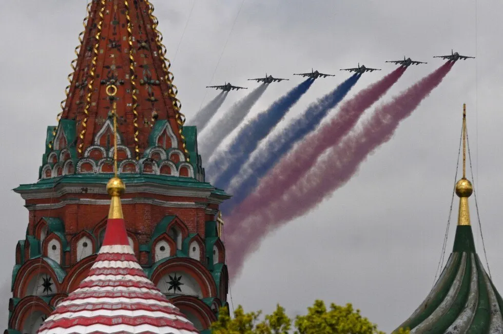 Российская сторона официально объявила о списке иностранных лидеров которые подтвердили своё участие в торжествах по случаю Дня Победы 9 мая в Москве Ожидается прибытие президентов Абхазии Южной Осетии Белоруссии Лаоса главы правительства Словакии монарха Малайзии и представителей руководства Республики Сербской Отмечается что ряд зарубежных руководителей проявили инициативу в вопросе своего визита в российскую столицу в период праздничных мероприятий Кроме того на парад на Красной площади приглашены военные представители иностранных государств Россия Москва Подписаться на Pravda ru Подписаться на Pravda ru в Макс
