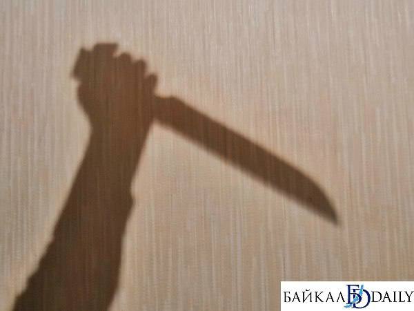В Бурятии стали меньше воровать, но больше убивать  Растёт и число мошенничеств — их число выросло почти на пятую часть  с 1 536 до 1 835 , причём ущерб от этих преступлений составил 327 миллионов рублей.  Таковы данные прокуратуры за семь месяцев