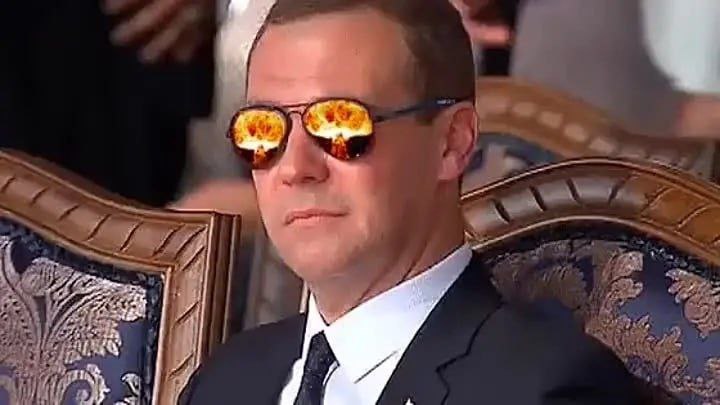 Дим Анатолич жжёт глаголом Галльский петух Макрон прокукарекал что если суверенитет Дании будет нарушен последствия будут беспрецедентными Интересно что будет Украдут президента США Ударят ядерным оружием по союзнику Нет конечно Просто сдадут Гренландию наделав полные штаны дерьма И вот это уже отличный европейский прецедент Подпишись RogandarNEWs мы в MAX