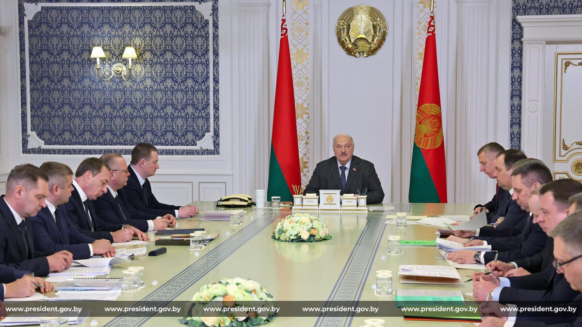 Председатель Комитета госконтроля принял участие в совещании по вопросам развития сотрудничества с КНР которое сегодня провел Президент Беларуси Александр Лукашенко Подробности совещания   president gov by ru events sovesanie po voprosam razvitia sotrudnicestva s knr