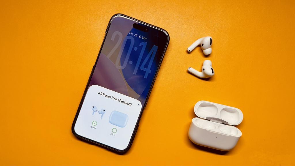 Сегодня 13 ноября компания Apple выпустила новую прошивку для наушников AirPods Pro 3 и AirPods Pro 2 Версия прошивки для AirPods Pro 3 8B25 а для AirPods Pro 2 8B21 К сожалению компания не раскрыла информацию о нововведениях Предполагается что обновление повышает стабильность подключения и добавляет поддержку функции живого перевода в европейских странах Чтобы установить новую прошивку убедитесь что ваши AirPods находятся в зоне действия iPhone iPad или Mac Затем поместите AirPods в зарядный футляр и подключите его к источнику питания Не открывайте футляр на протяжении 30 минут пока обновление прошивки установится iguides