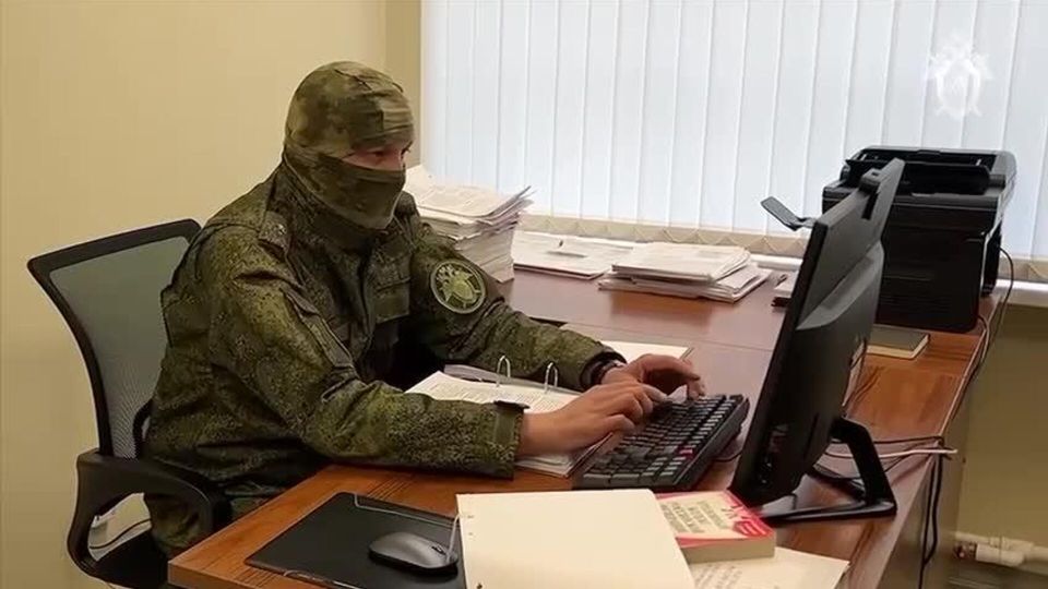 Расследование дела о подрыве автомобиля в Бердянске завершено - Следком Следком России завершил расследование дела о подрыве автомобиля кандидата в судьи по заданию военной разведки Украины, сообщила официальный представитель СК РФ Светлана Петренко, передает телеграм-канал Украина.ру По ее словам, в зависимости от роли бывший сотрудник органов прокуратуры Украины и его знакомый обвиняются в "участии в террористическом сообществе", "обучении в целях осуществления террористической деятельности", "террористическом акте с причинением значительного ущерба гражданину, совершенном орггруппой", "незаконном обороте взрывчатки". Следствие установило, что обвиняемые действовали по указанию главного управления разведки министерства обороны Украины. В сентябре 2024 года, в день воссоединения Запоро... Подробнее>>>