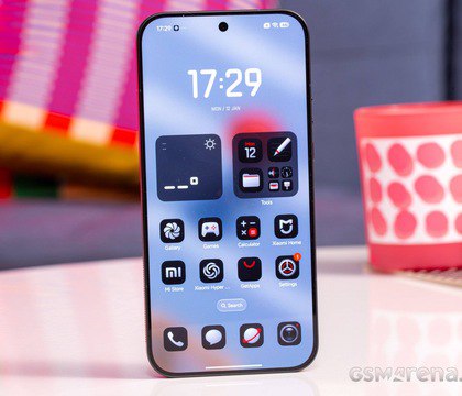 Раскрыты цены и дата релиза Xiaomi 17 и Xiaomi 17 Ultra в Европе GSMArena Как сообщает GSMArena смартфоны Xiaomi 17 и Xiaomi 17 Ultra будут предлагаться в Европе по той же цене что и их предшественники несмотря на дефицит чипов памяти DRAM и NAND По данным французского источника модели будут официально представлены на глобальном рынке в том числе и в ЕС 28 февраля 2026 года
