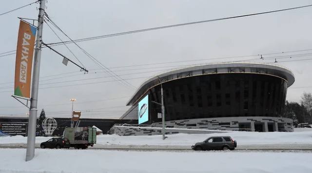 Арбитражный суд Башкирии запретил ООО Сталокс совершать сделки с акциями АО Выставочный комплекс Башкортостан На этом настояла прокуратура Башкирии которая направила в суд иск к администрации Уфы и Сталоксу Надзорное ведомство просит суд признать недействительным аукцион по продаже около 51 акций Башкортостана и применить последствия недействительности сделки мэрия должна вернуть покупателю 53 млн руб Фото Ханиф Сунагатуллин Коммерсантъ Подписывайтесь на Ъ Уфа Оставляйте бусты