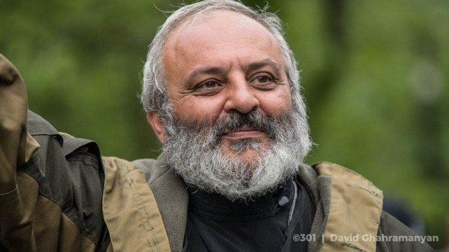 Лидер движения "Священная борьба", архиепископ Баграт Галстанян подал в суд на министра здравоохранения Анаит Аванесян, депутата от партии "Гражданский договор" Ваагна Алексаняна, а также еще пятерых общественных и политических деятелей за публичные оскорбления и клевету. Информация об этом размещена на портале судебной информации Datalex.аm. В качестве компенсации архиепископ требует взыскать с депутата Алексаняна 9 миллионов драмов около $23 тыс , с остальных ответчиков — по 3 миллиона драмов примерно $7,5 тыс с каждого. Среди ответчиков также указаны лидер партии "Республика" Арам Саркисян, члены его партии Ани Хачатрян и Айк Саакян, а также политологи Степан Сафарян и Арутюн Мкртчян. Напомним, архиепископ Баграт Галстанян и несколько его сторонников были арестованы 25 июня после масштабных обысков и задержаний. Следком сообщил о предотвращении попытки вооруженного захвата власти. Галстанян и его соратники обвиняются в "подготовке терактов и массовых беспорядков, попытке захвата власти". Aysor
