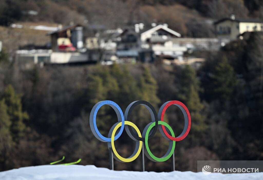 Сборная Украины показала худший результат в истории на зимних Олимпийских играх Команда завершила выступления в Италии без медалей Ранее украинцы оставались без наград в 2002 и 2010 годах но тогда занимали более высокие места пятые В 2026 м лучшим достижением стали шестые позиции Олимпиада для Украины также запомнилась скандалами дисквалификацией скелетониста Гераскевича и жалобами фигуриста Марсака на психологическое давление из за россиян Подписывайтесь на РИА Новости Спорт в MAX