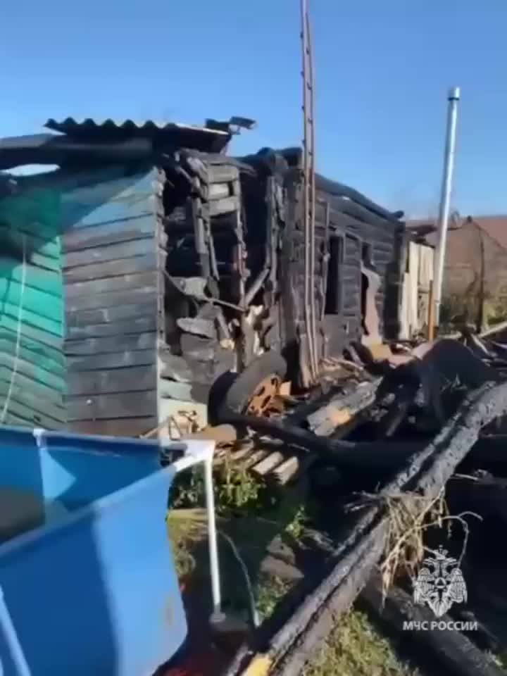 Многодетная семья эвакуировалась из горящего дома в Альметьевском районе