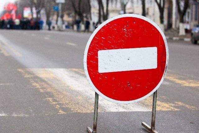 Проезд под мостом на Лазо закроют из за подъема уровня воды на Читинке По данным администрации города Чита с 14 00 перекроют движение транспорта под железнодорожным мостом в районе улицы Лазо По информации тг канала Правительства Забайкалья   zabrtk