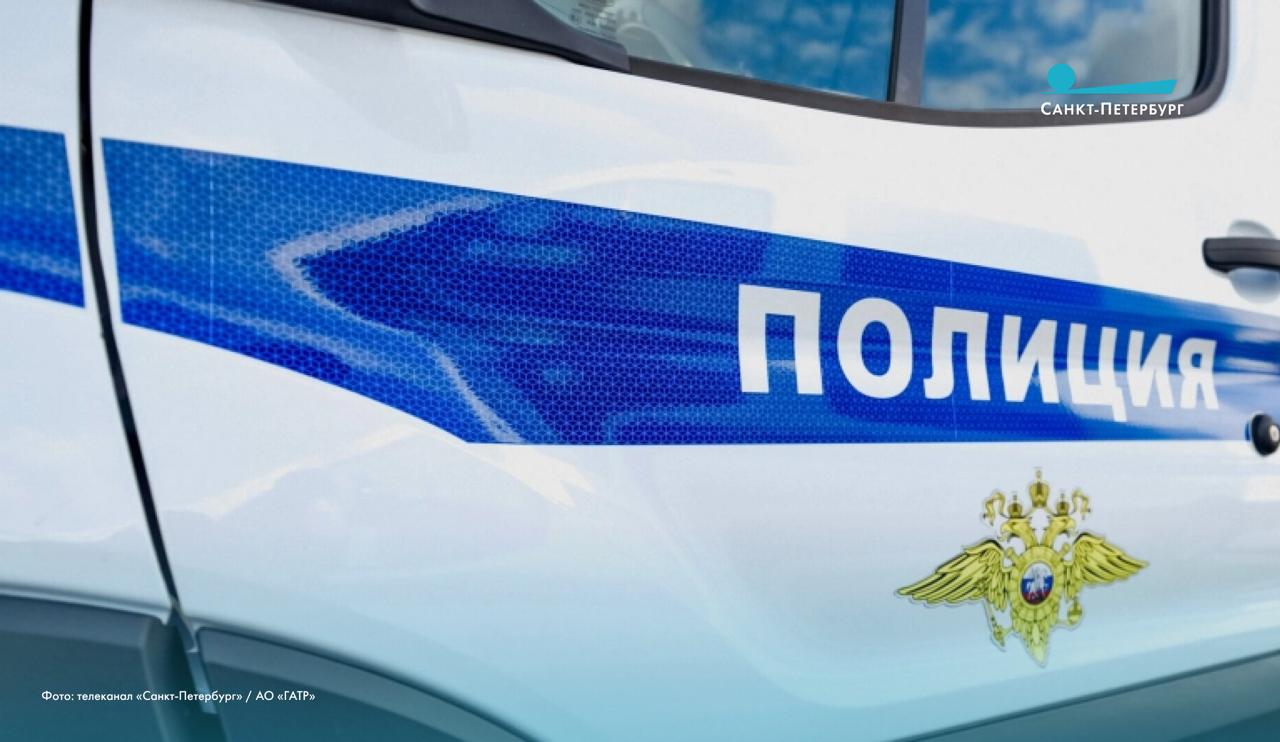 В ДТП с автобусом в Купчино никто не пострадал Об аварии с автобусом сообщили очевидцы Фотографии с места инцидента появились в социальных сетях в частности в группе ДТП и ЧП Санкт Петербург На снимках видно что автобус практически под прямым углом врезался в остановку и буквально снёс павильон Подписывайтесь на Главное в Телеграм ВКонтакте Одноклассниках