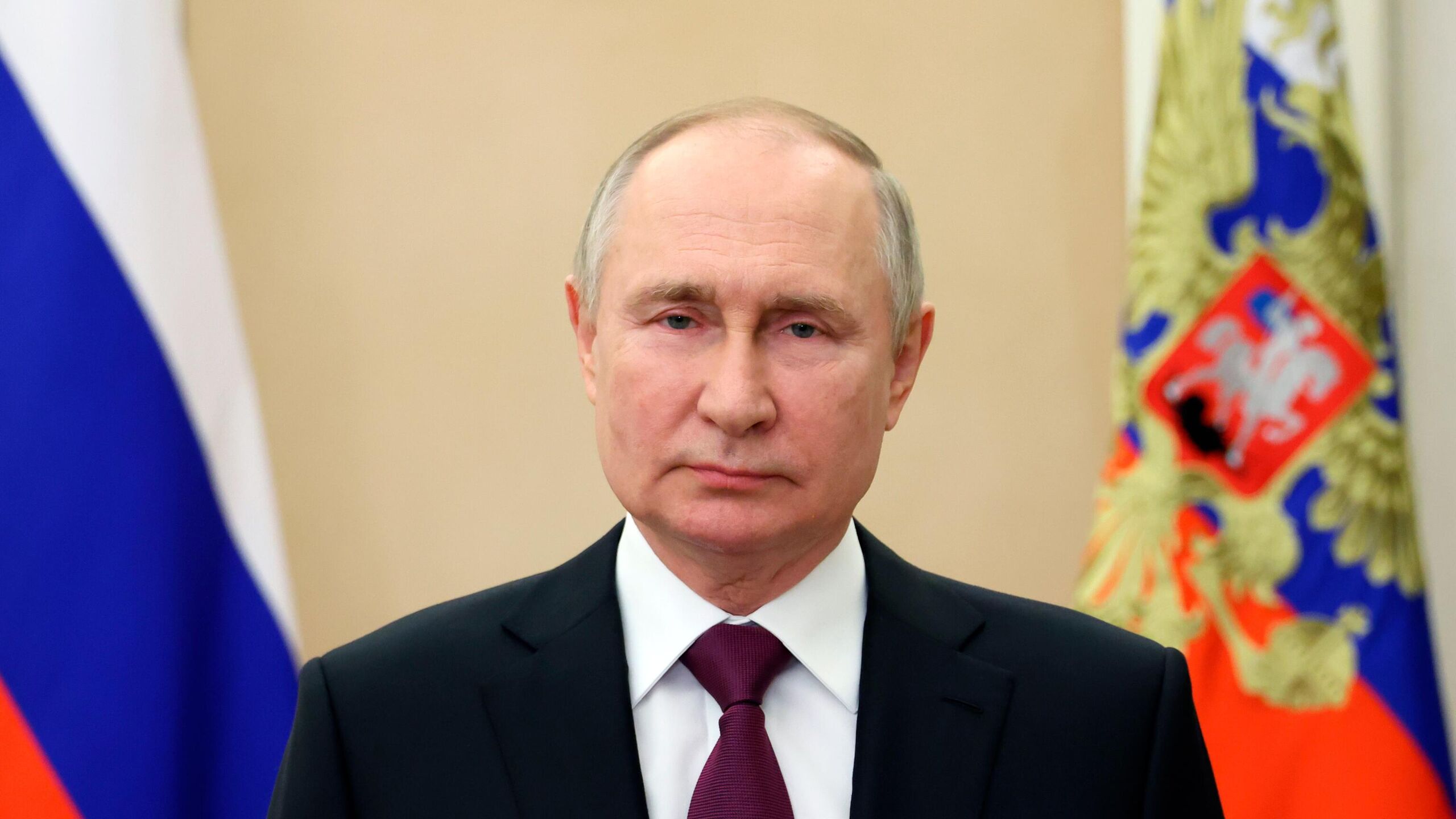 Россия лидирует среди стран, инвестирующих в экономику Киргизии, заявил Владимир Путин.