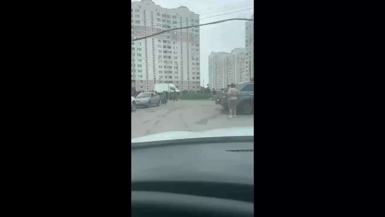 Массовая драка мигрантов с оружием на рынке в Чехове