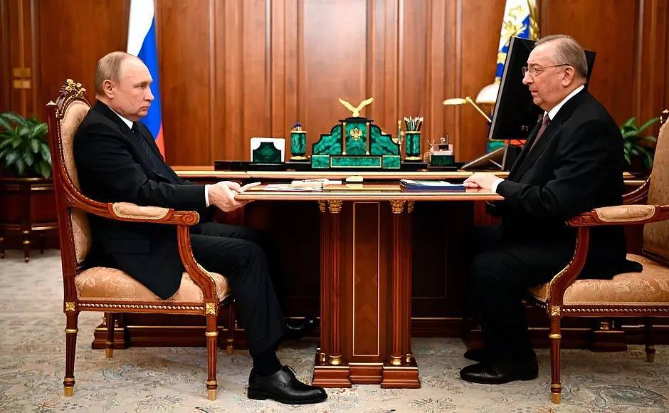 Николай Токарев глава Транснефти получил высшее звание и государственную награду Герой Труда РФ за особые трудовые заслуги перед государством и народом Указ о награждении подписан президентом Владимиром Путиным За особые трудовые заслуги перед государством и большой вклад в развитие топливно энергетического комплекса присвоить звание Героя Труда Российской Федерации Токареву Николаю Петровичу президенту публичного акционерного общества Транснефть город Москва говорится в документе banksta