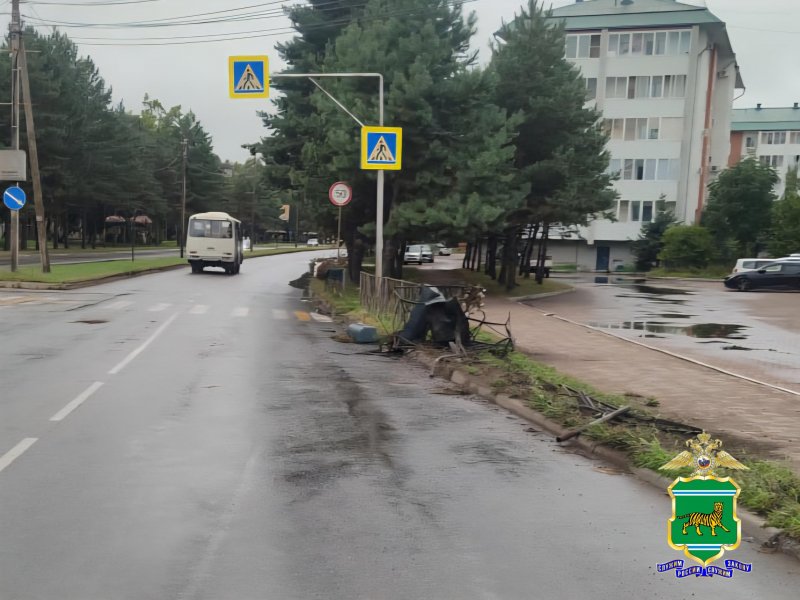 Скрылся с места ДТП пьяный водитель врезался в металлическое ограждение в Биробиджане Пьяный мужчина сел за руль машины и врезался в металлическое ограждение Место ДТП он решил покинуть Сейчас мужчина уже найден Подробнее по ссылке   riabir ru 465868